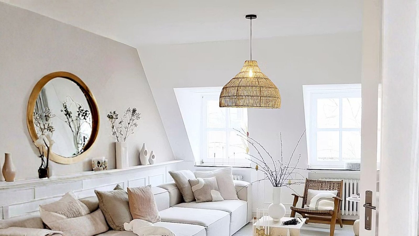Dreamy Palm Fibers Pendant Light installed above dining table