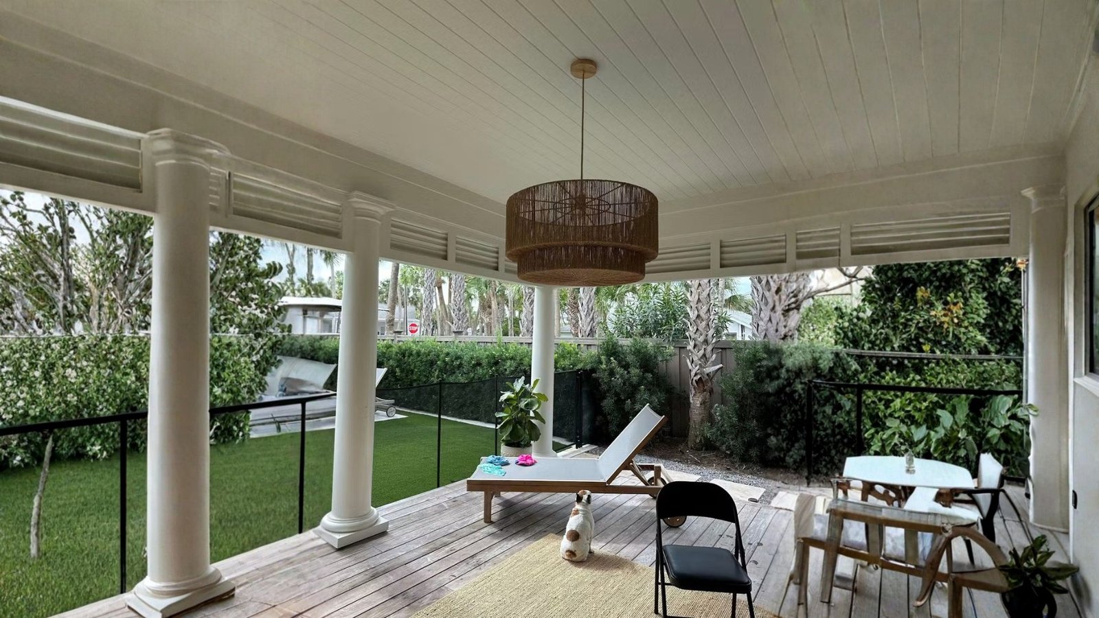 Luminous Rattan Pendant Light shadow effect on ceiling